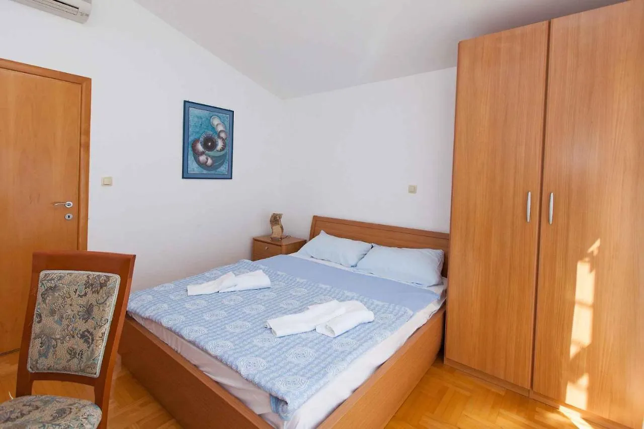 Apartment In Crikvenica 13719 Klanfari